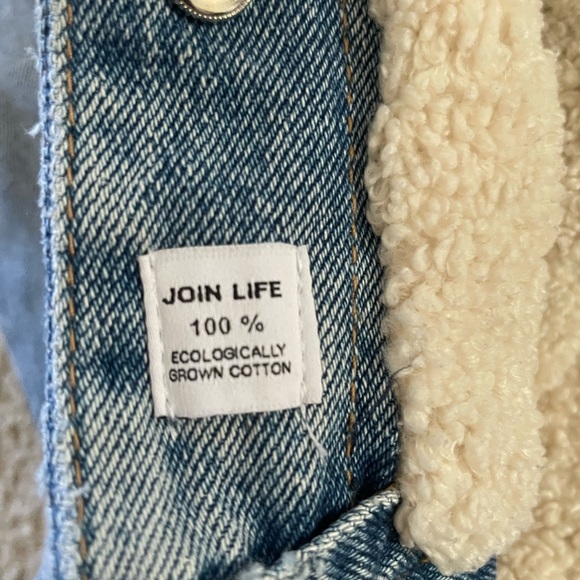 ZARA Light Wash Denim Sherpa Lined Jacket - Picture 4 of 4